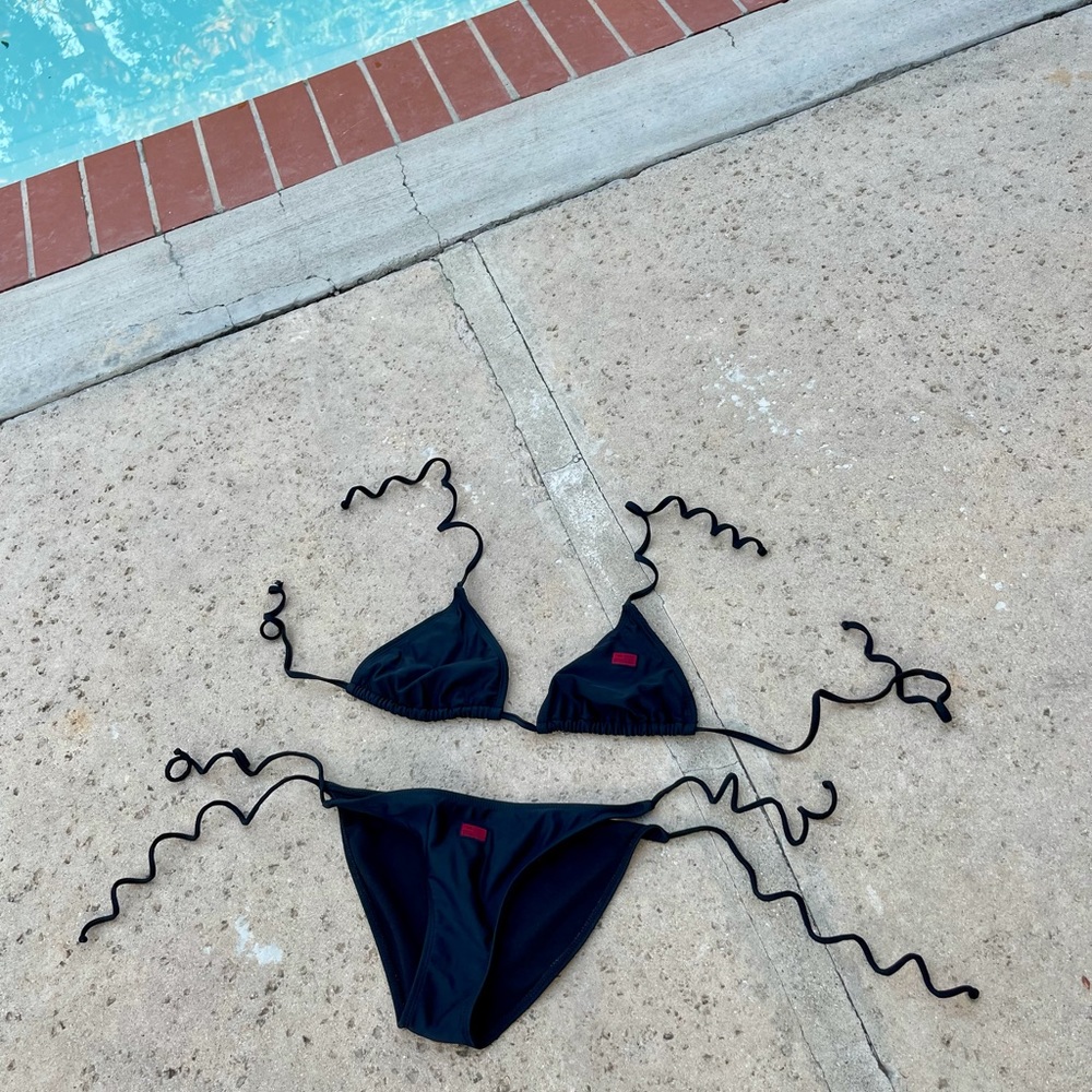 THE MARATHON CLOTHING (TMC) Bathing Suit Two-Piece - Black (M)